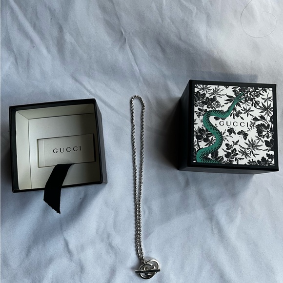 New Authentic Gucci 16” silver interlocking toggle bar Double G necklace - Picture 4 of 14